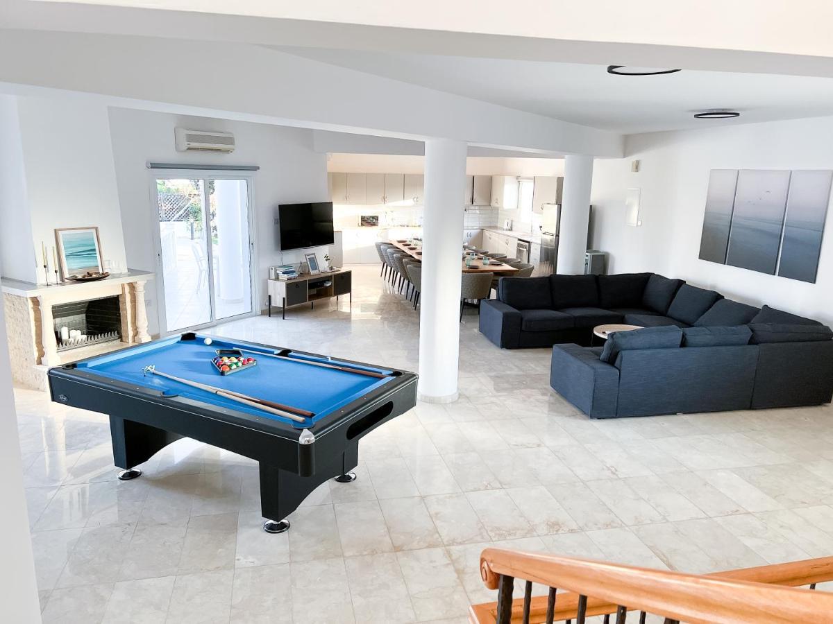 Grand Villa Lynn Seaview Ayia Napa Bagian luar foto