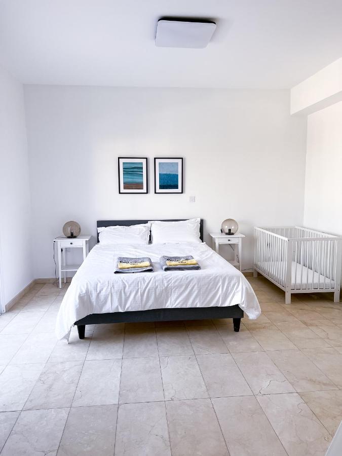 Grand Villa Lynn Seaview Ayia Napa Bagian luar foto