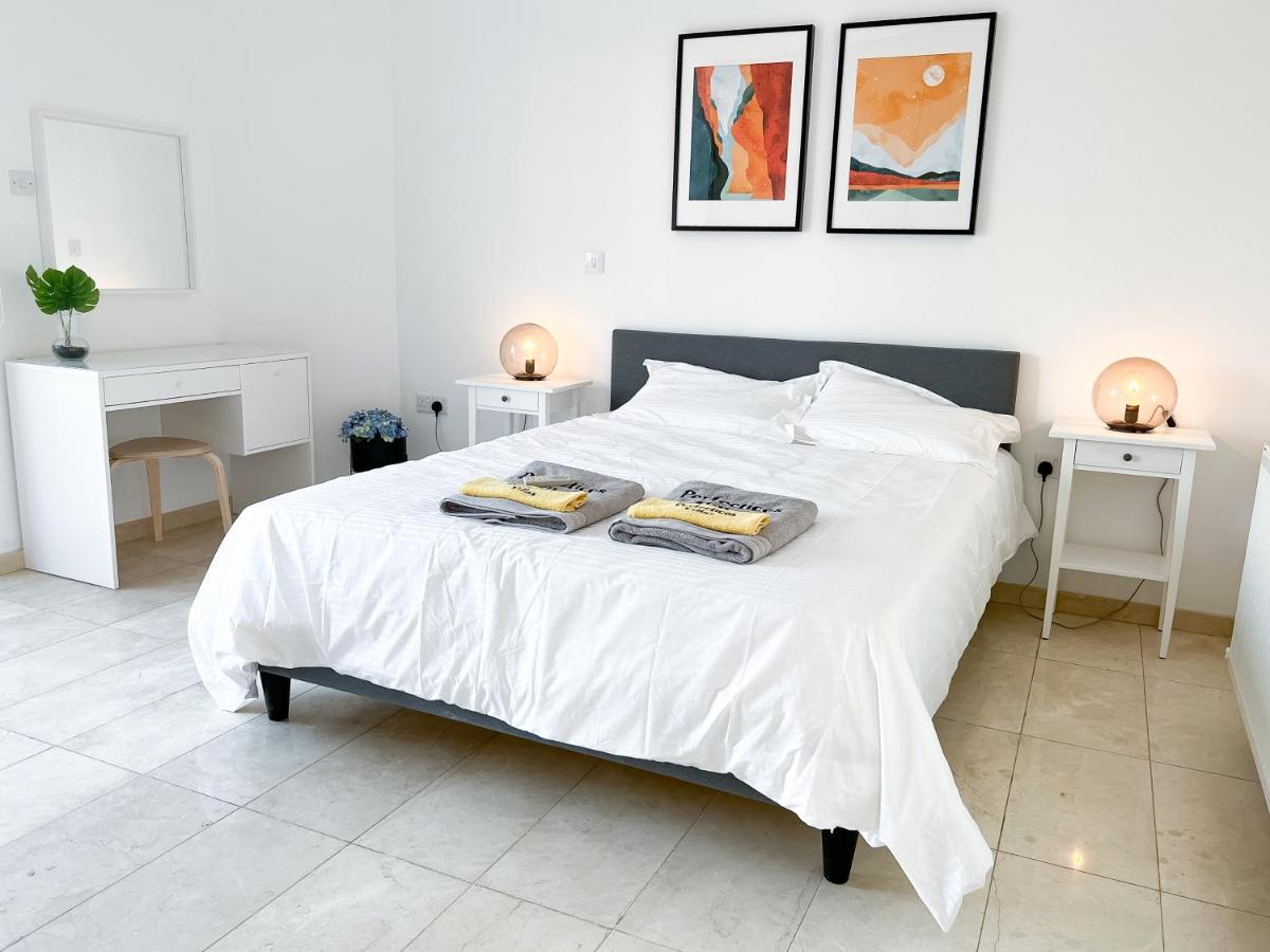 Grand Villa Lynn Seaview Ayia Napa Bagian luar foto