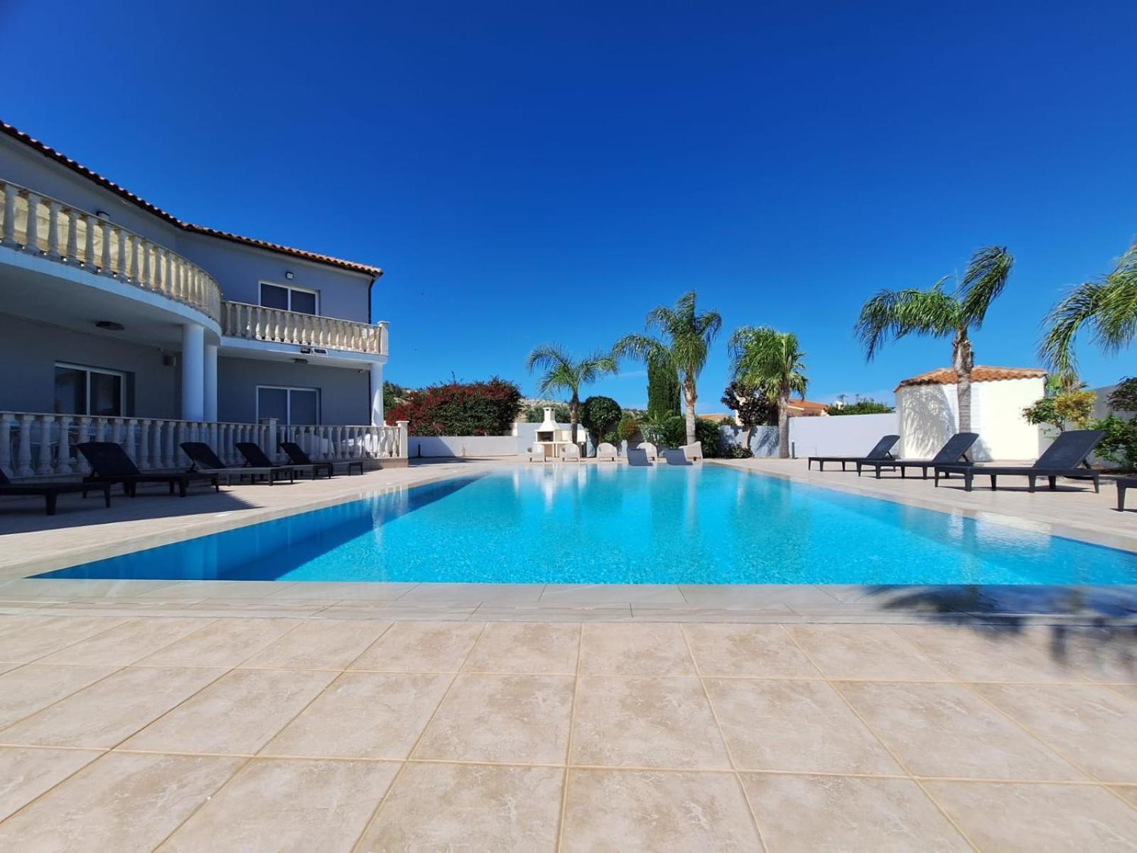 Grand Villa Lynn Seaview Ayia Napa Bagian luar foto