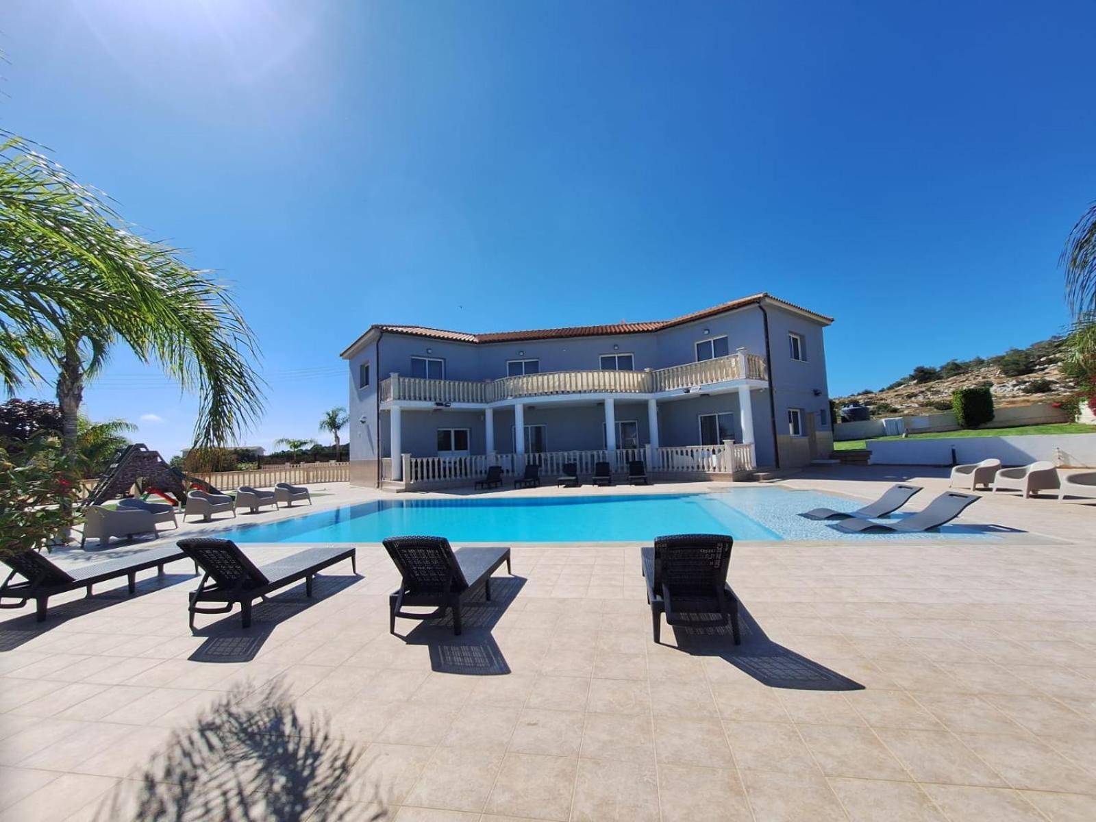 Grand Villa Lynn Seaview Ayia Napa Bagian luar foto